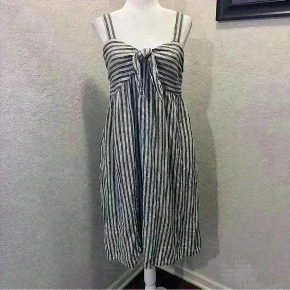 Who What Wear Dresses & Skirts - Who What Wear Size S Dress